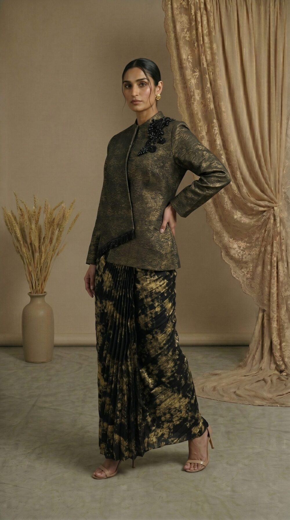 Aurelia Black & Gold Pleated Set